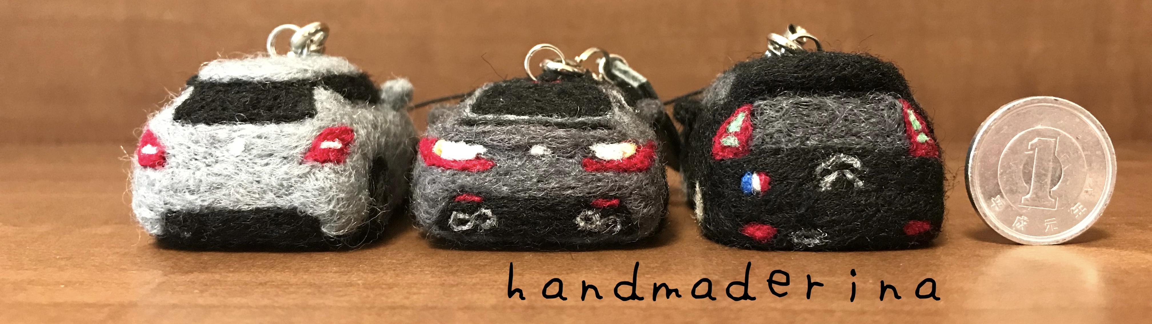 ハンドメイド 羊毛フェルト 車の飾り ピンクモーリスミニクーパー 